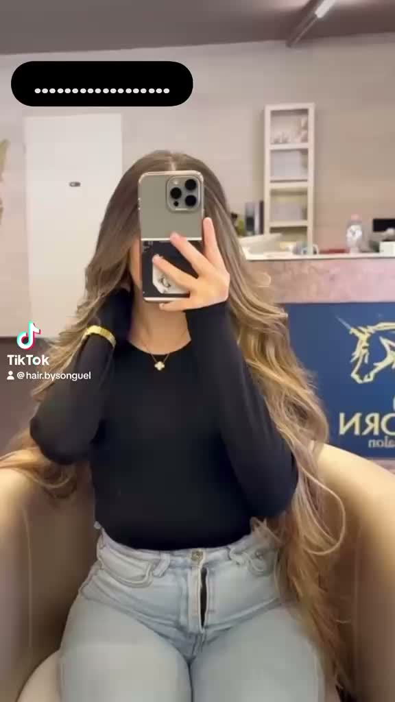 Langes Balayage mit natürlichem Farbverlauf